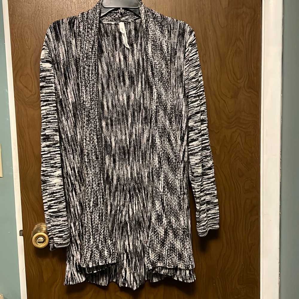 NY Collection petite black and white cardigan Size XL